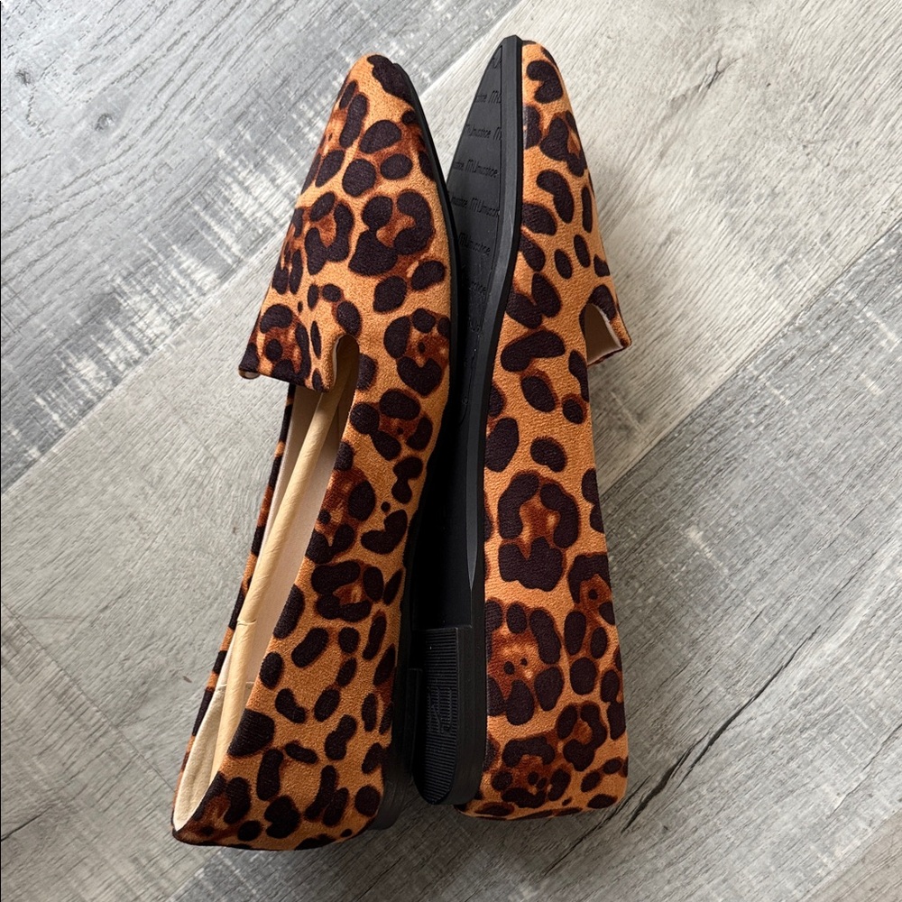 Chic Leopard Print Flats - Picture 3 of 4